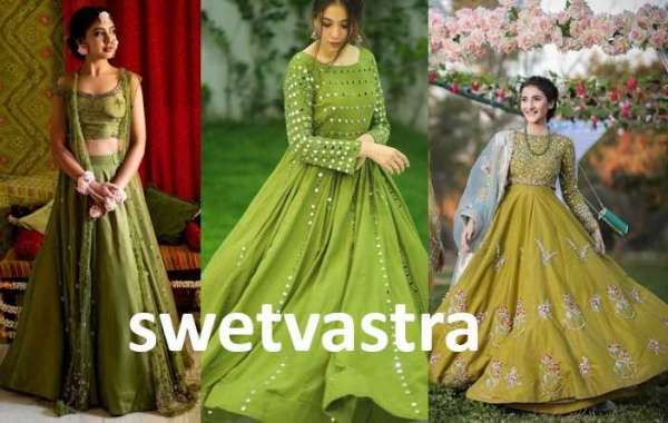 Green gown for mehndi that every woman wants to wear