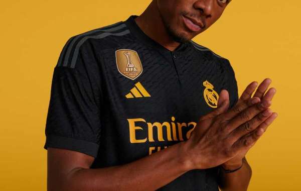 Real Madrid drugi gostujoči dres 2023-24