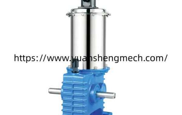 How Materials and Pump Design Influence Deep Well Water Applications