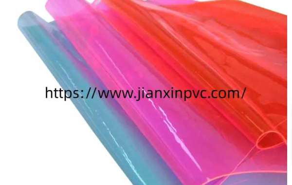 What Manufacturers Should Consider When Selecting Raincoat Materials